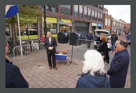 14 StruikelsteenPlaatsen20210501-NR4856-Coll0136