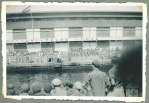 HKV13477IndieJanVanKampenVertrekUitIndonesieZj-Album1p02Bewerkt-Coll0592