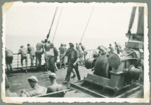 HKV13489IndieJanVanKampenAanBoordSchip-Zj-Album1p05-Coll0592