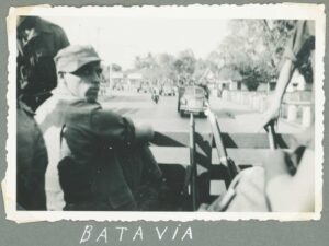 HKV13512IndieJanVanKampenBatavia-Zj-Album1p11-Coll0592