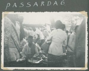 HKV13529IndieJanVanKampenBandjarsariPassardag-Zj-Album1p15-Coll0592